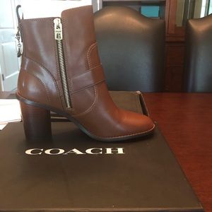 COACH SHORT BOOT